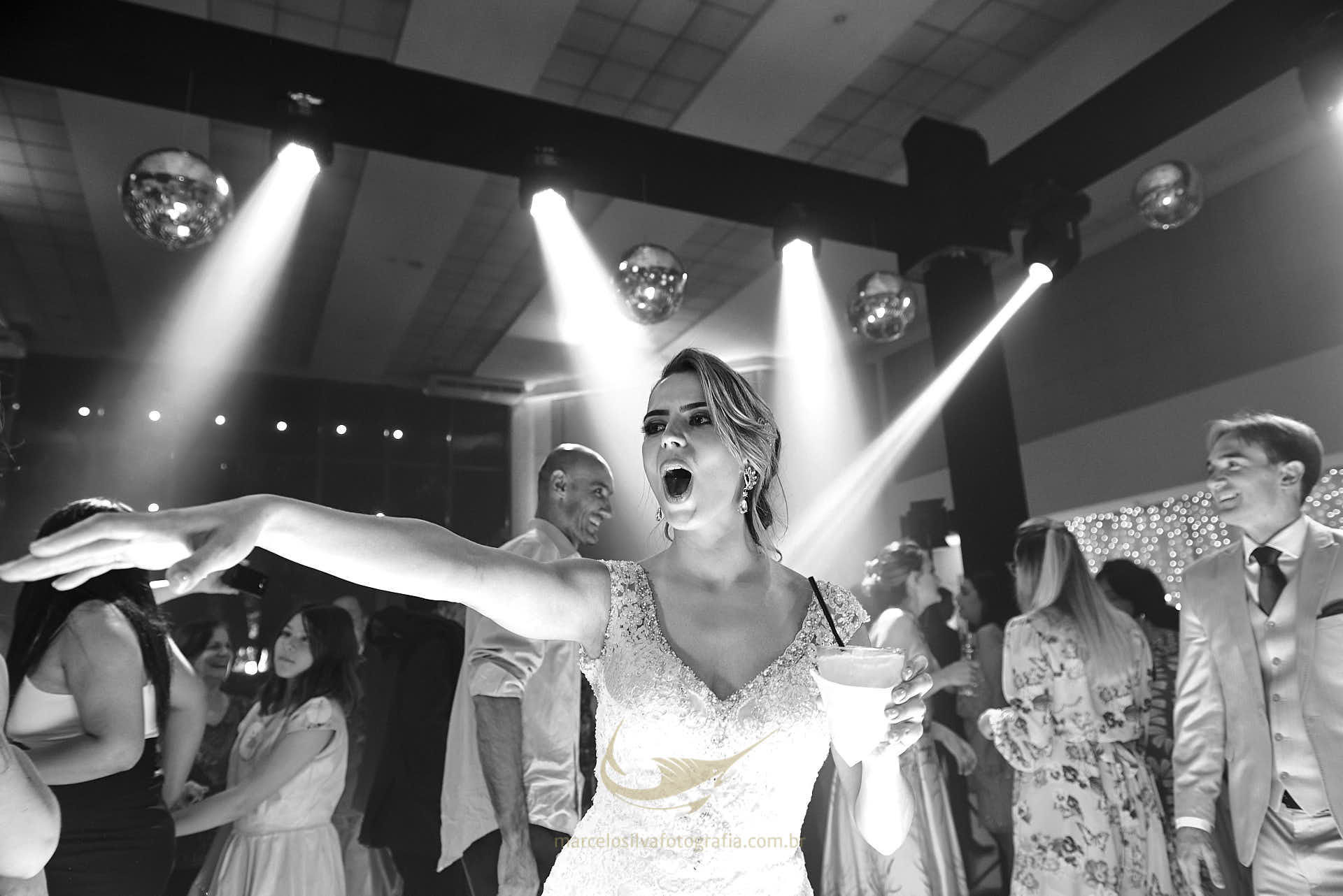 Foto Casamento de Mayara e Fábio no Porto Vittoria Espaço de Eventos - Brasília - DF Foto Casamento de Mayara e Fábio no Porto Vittoria Espaço de Eventos - Brasília - DF - Imagem 97